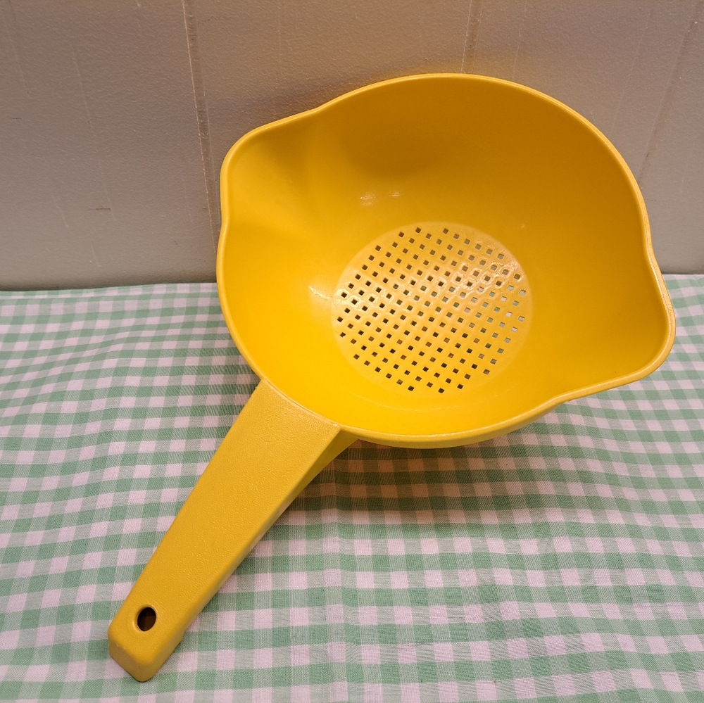 Vintage Yellow Plastic Tupperware Colander with Handle
